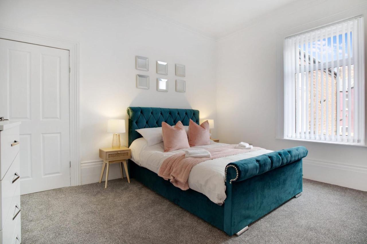 Stunning 4-Bedroom, 2 Bathrooms In Sunderland Sunderland  Exteriér fotografie